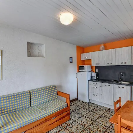 Tatil Evi Gite Le Chene Vert In A Holiday Park With Pool *