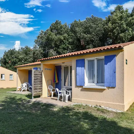 Gite Le Chene Vert In A Holiday Park With Pool *