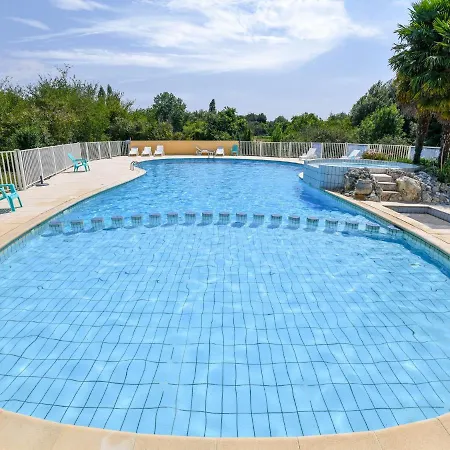 Tatil Evi Gite Le Chene Vert In A Holiday Park With Pool
