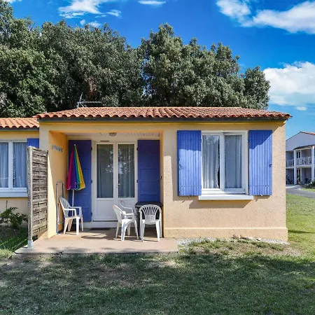Gite Le Chene Vert In A Holiday Park With Pool Tatil Evi *